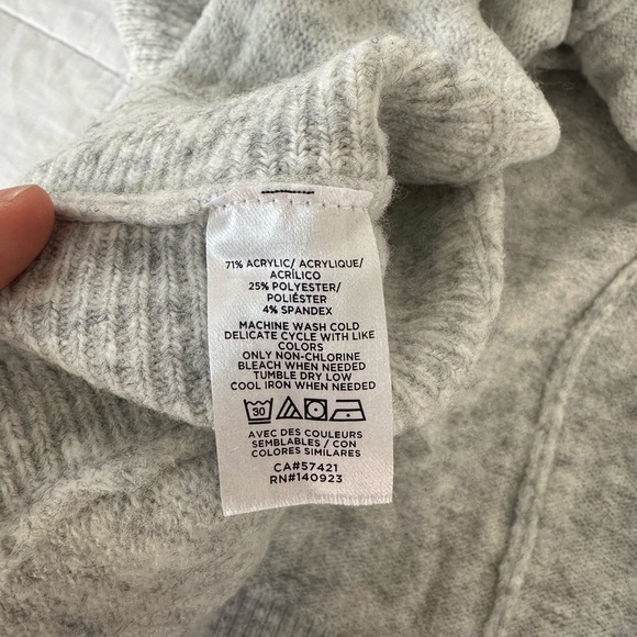 Oversized Poncho Sweater (Great Condition) - Picture 8 of 9